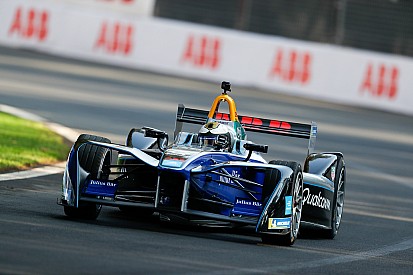 Carmen Jorda test Formule E-auto: "Heb genoten" (+video)
