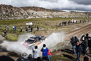 Carlos Sainz es líder del Rally Dakar