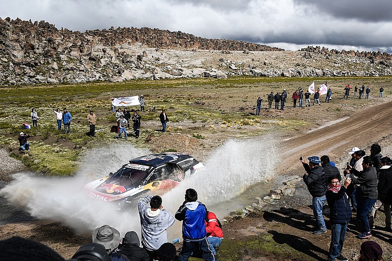 <b>Carlos Sainz</b> es líder del Rally Dakar