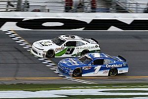 Irres NASCAR-Finish in Daytona: Sieg mit 0,000 Sekunden Vorsprung