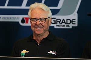 Jimmie Johnson puede cambiarse a IndyCar "si tiene el deseo", dice Mears