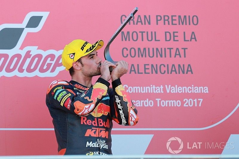 Podio: ganador Miguel Oliveira, Red Bull KTM Ajo