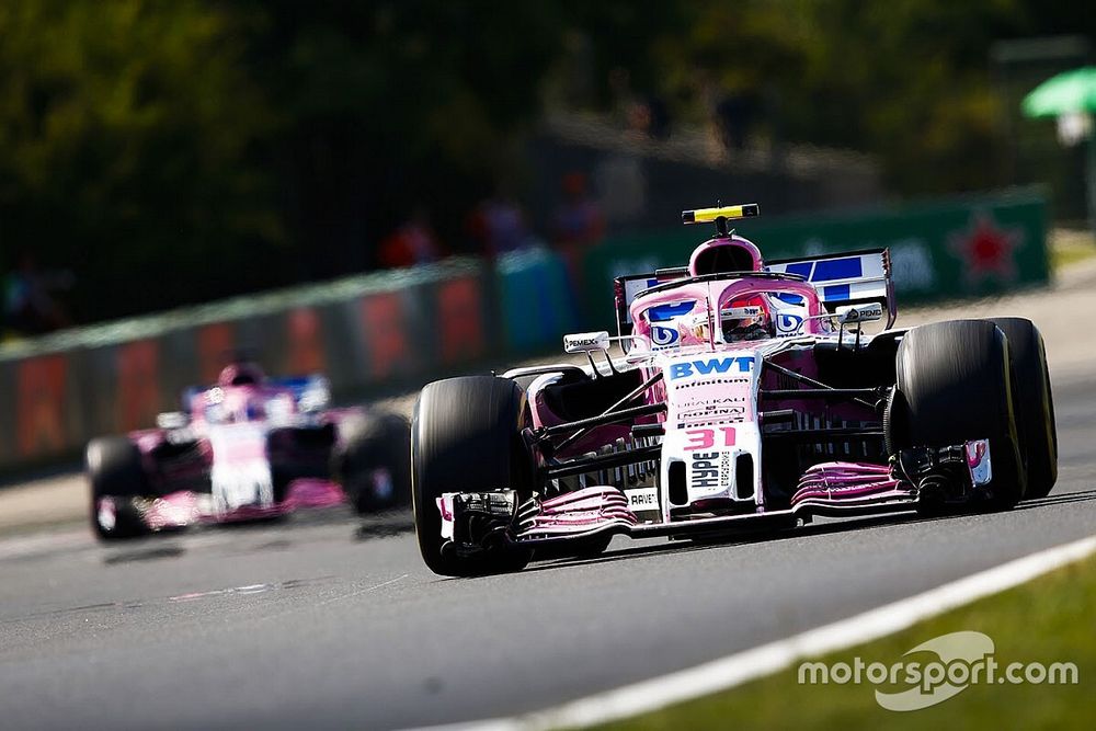 Esteban Ocon, Force India VJM11, voor Sergio Perez, Force India VJM11