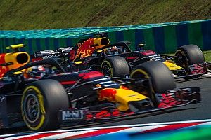 Ricciardo: "Verstappen me gana en clasificación pero no por pelotas"