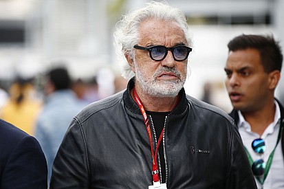 Briatore: “Ferrari já começou com seu livro de desculpas”