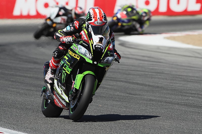 Laguna Seca, Gara 1: Davies sbaglia al Cavatappi e regala la vittoria in Gara 1 a Jonathan Rea