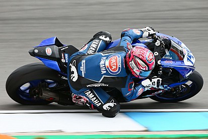 Lucas Mahias conquista la pole position a Losail davanti a Cortese e Cluzel