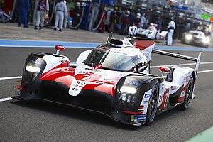 A száguldó Alonso Le Mans-ban: képeken az LMP1-es Toyotával