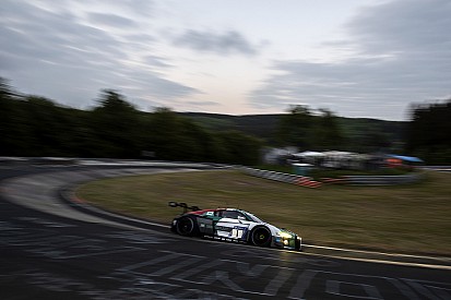 24h Nurburgring: Van der Linde mette l'Audi in vetta nella Q1