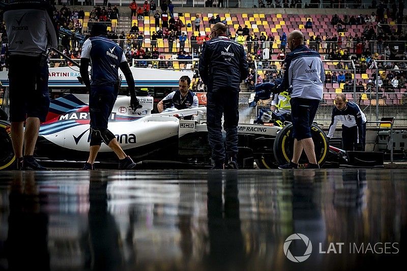«Дело не в пилотах». Лоу назвал главную причину проблем Williams