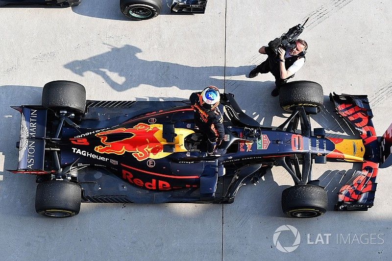 Daniel Ricciardo, Red Bull Racing RB14 celebra