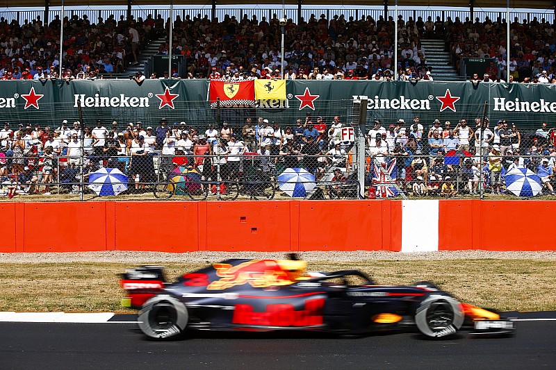 Red Bull diz que potência da Renault e da Honda é similar