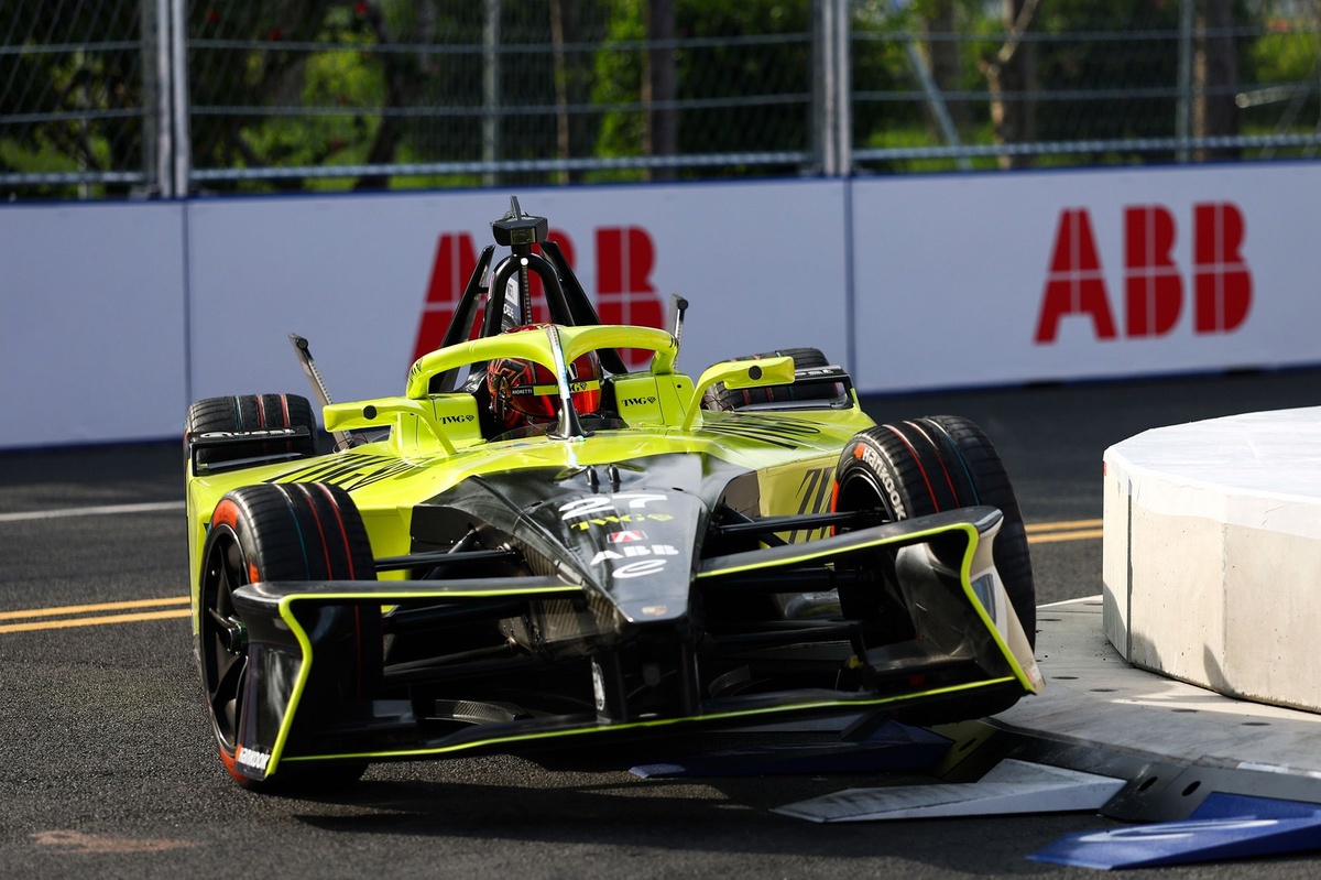 Formula E Sanya: Dennis wins red-flagged race as championship leader Evans retires