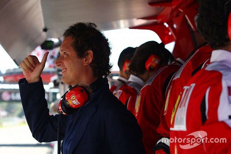 «Я должен кое-что прояснить». Президент Ferrari написал открытое письмо болельщикам
