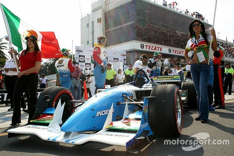 El coche de Mario Domínguez en la grilla de partida