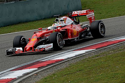 Vettel egészen parádés és leleményes előzése a Ferrarival: videó