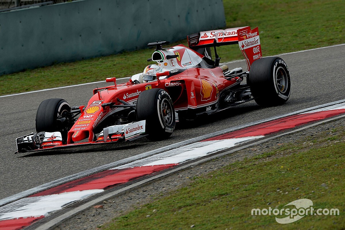 Vettel egészen parádés és leleményes előzése a Ferrarival: videó