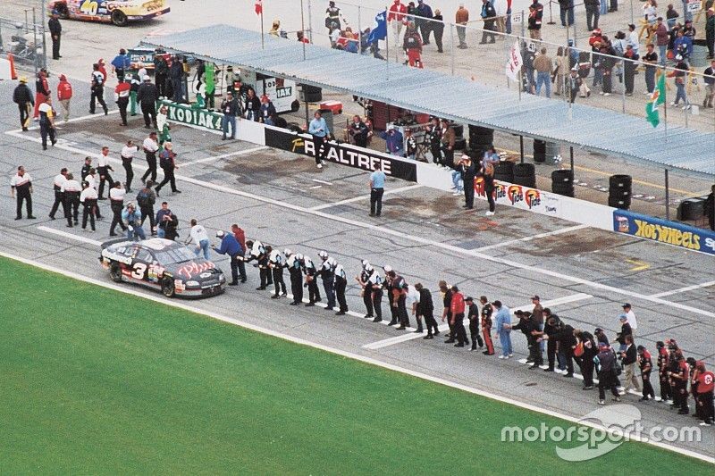 Larry McReynolds reflects on Dale Earnhardt's historic Daytona 500 win