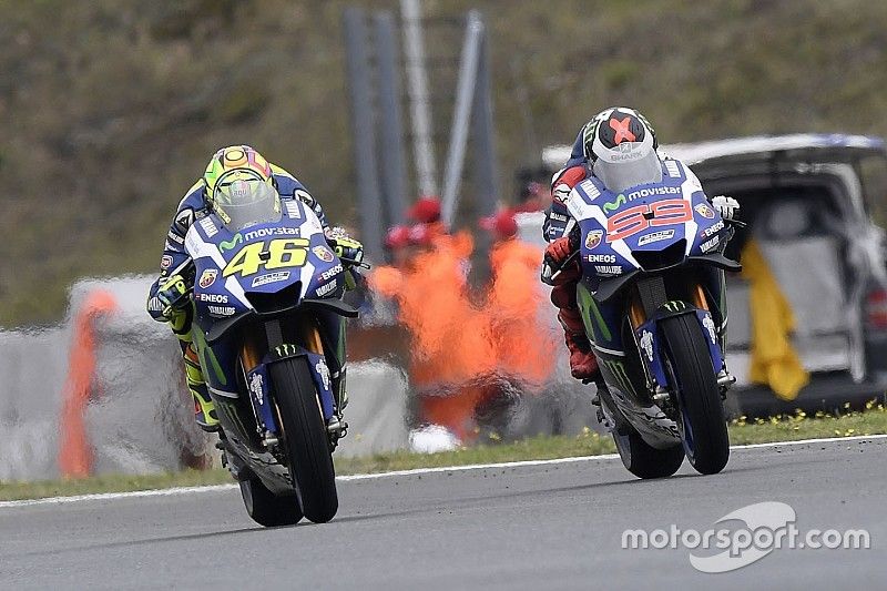 Lorenzo hengkang, Yamaha bermasalah, Rossi: Itu kebetulan