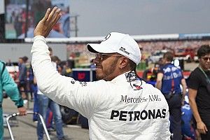 Sfida Ferrari-Mercedes in equilibrio, ma è Hamilton a fare la differenza