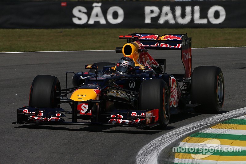 Red Bull V8, Buemi y un aeródromo… ¡sube el volumen!