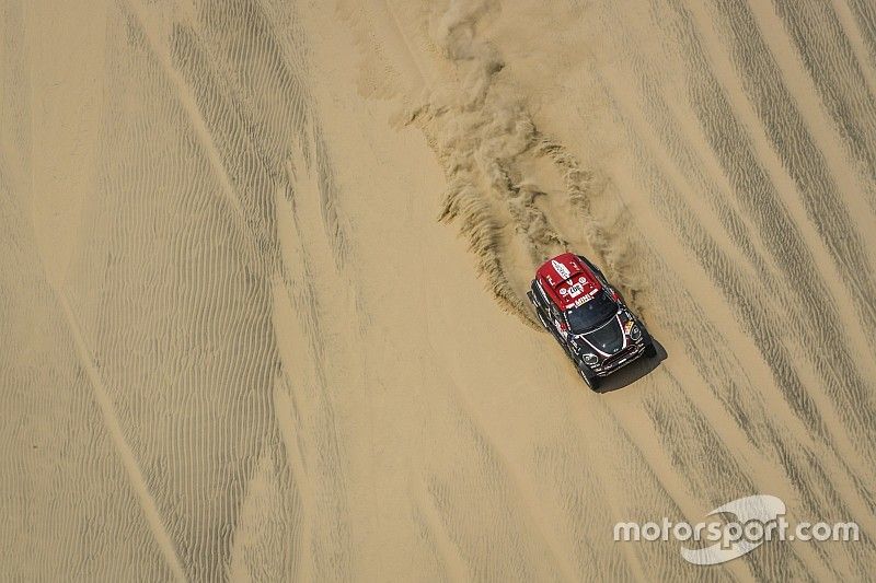 Latinos en el Dakar: Terranova lidera el ataque en coches