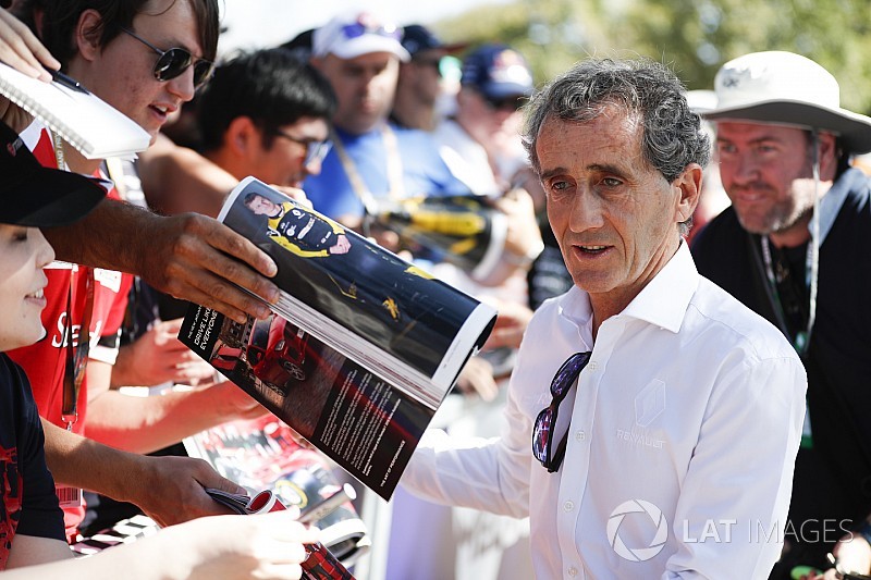 Prost: „Hamilton már nem egy pilóta ellen küzd a címért…”