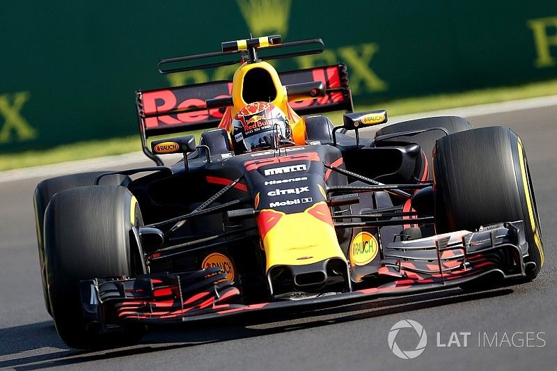 El día de Verstappen es interrumpido para probar partes 2018