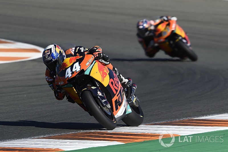 Valencia Moto2: Oliveira beats Morbidelli for third straight win