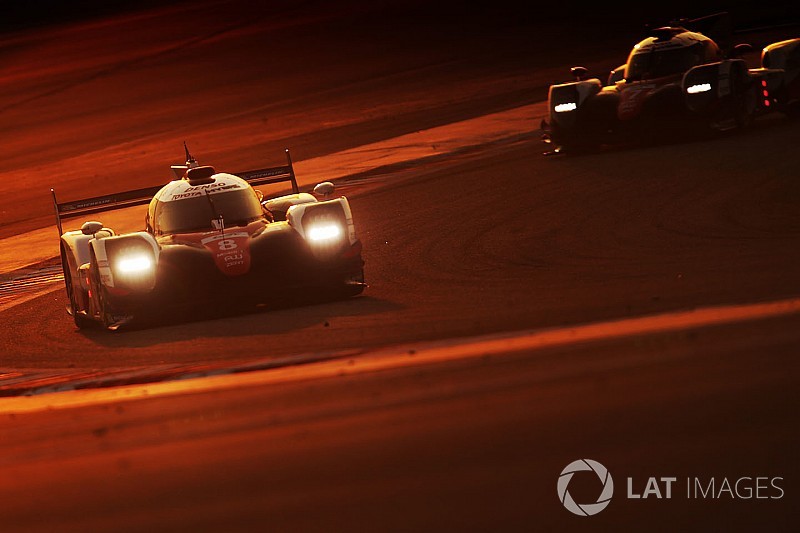 Toyota manda en las primeras tres horas en Bahrein