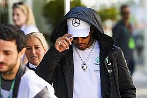 Хэмилтон попробует договориться с Mercedes о контракте до Мельбурна
