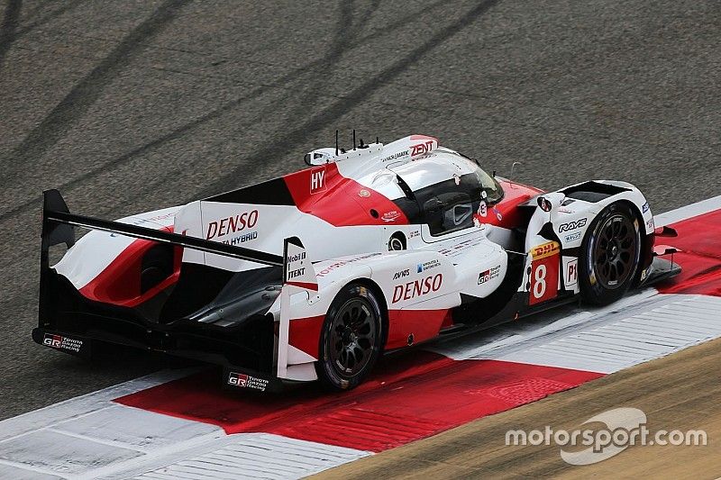 Videón, ahogy Alonso a Toyota LMP1-es versenygépével tesztel