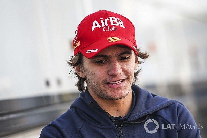 Pietro Fittipaldi divulga primeira foto após acidente