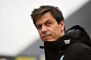 Chefe da Mercedes diz que 2018 é ano de julgar Liberty Media