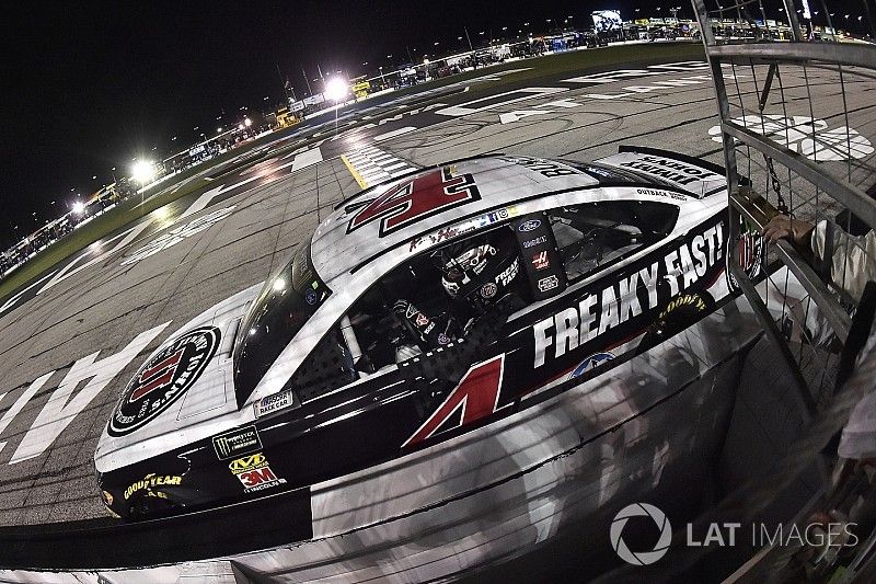 Харвик выиграл гонку NASCAR в Атланте