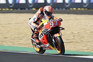 Warm-up - Márquez avec le pneu dur ; Zarco au sol