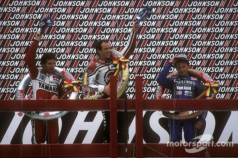 Podium : le vainqueur Randy Mamola, le deuxième Eddie Lawson, le troisième Christian Sarron