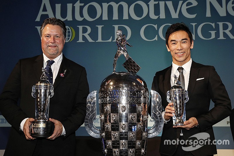 Sato e Andretti recebem "Baby Borg" por vitória na Indy 500