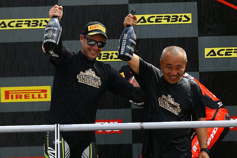 Rea renueva con Kawasaki para las dos próximas temporadas del WorldSBK