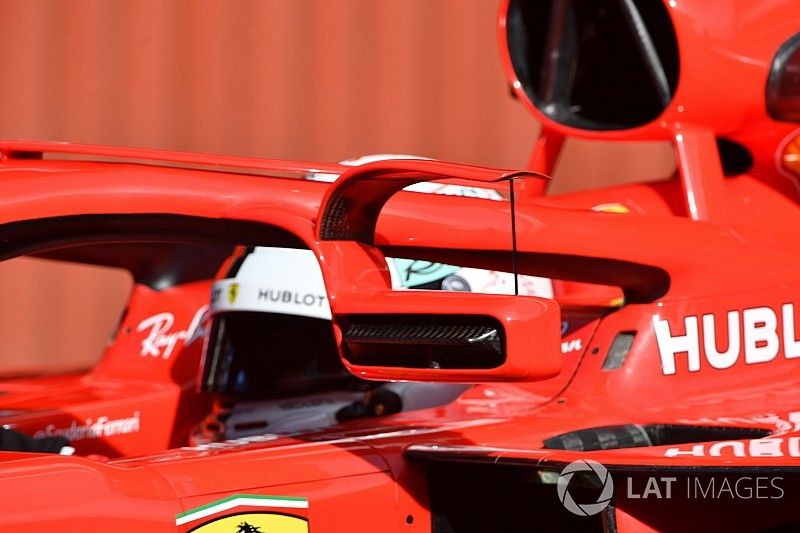 Sebastian Vettel, Ferrari SF71H con los espejos en el Halo