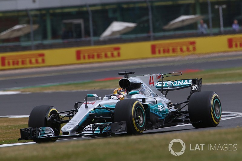 GP Inggris: Kalahkan Vettel, Hamilton unggul tipis 0,032 detik di FP3