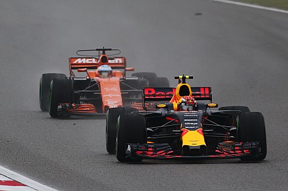 Verstappen tiene un “sexto sentido” en mojado, dice Horner
