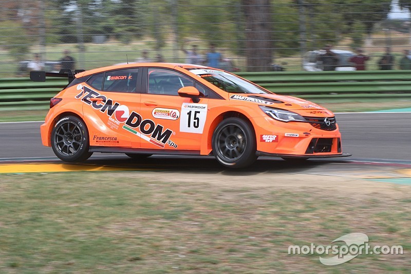Kevin Giacon si prende con grinta Gara 1 di Vallelunga