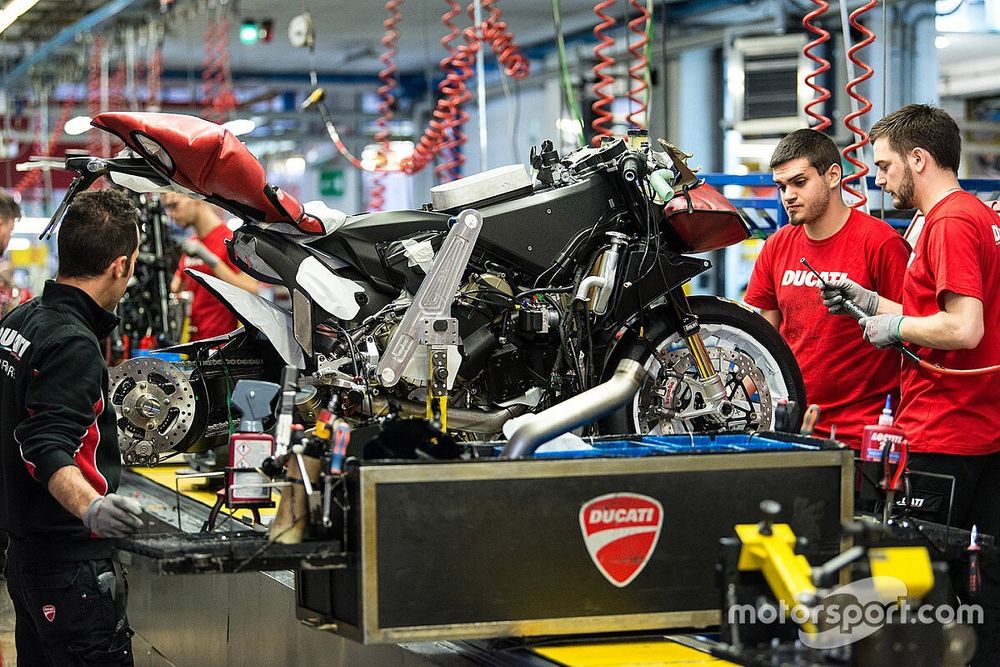 Фабрики Ducati и Aprilia возобновляют работу