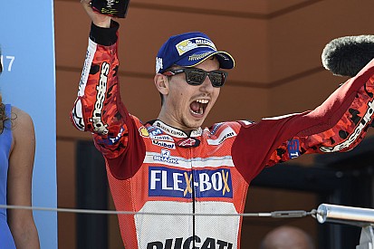 Лоренcо заявил, что его первая победа в Ducati очень близка