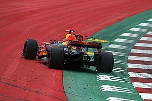 Webber: Kecerobohan Verstappen buat Red Bull tertekan