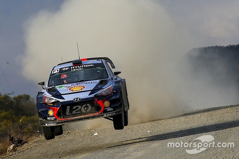 Messico, PS11: stesso tempo per Meeke e Neuville