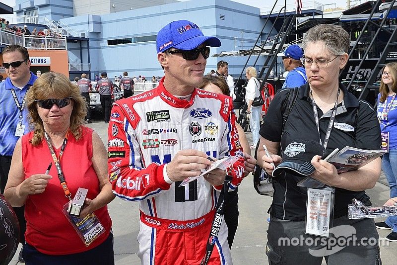 Harvick correrá en Sonoma en la NASCAR K&N Pro Series
