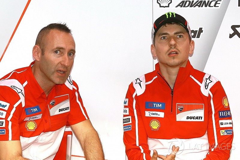 Jorge Lorenzo, Ducati Team, mit Crewchief Christian Gabarrini