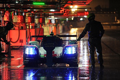 Porsche leads washed out WEC Prologue night test